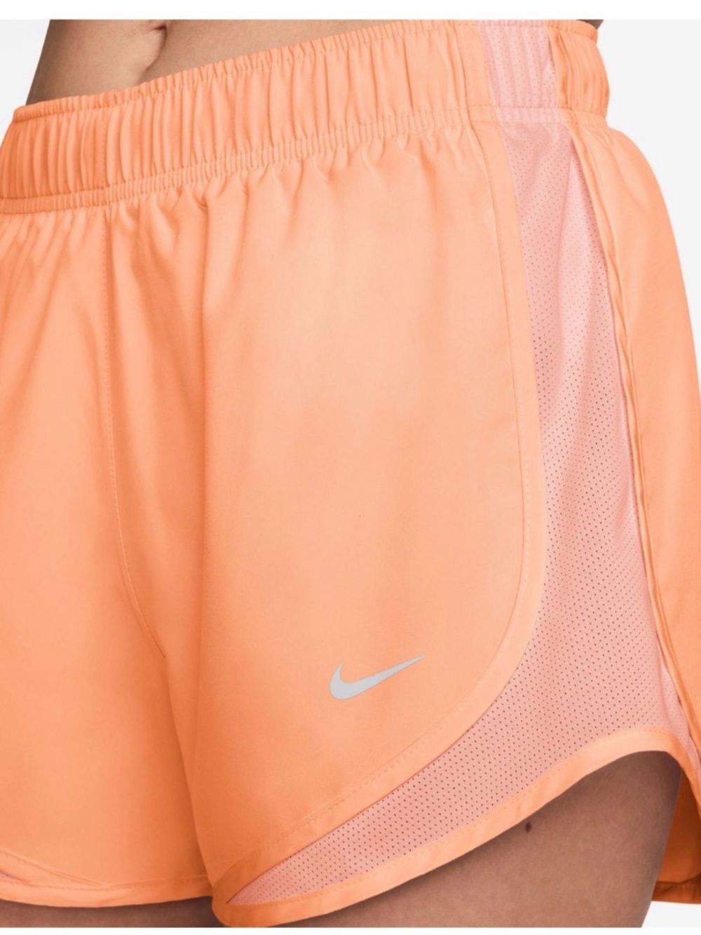 Nike Women's Dri-Fit Tempo Mid-Rise Running 3” Short - Size Medium - NWT